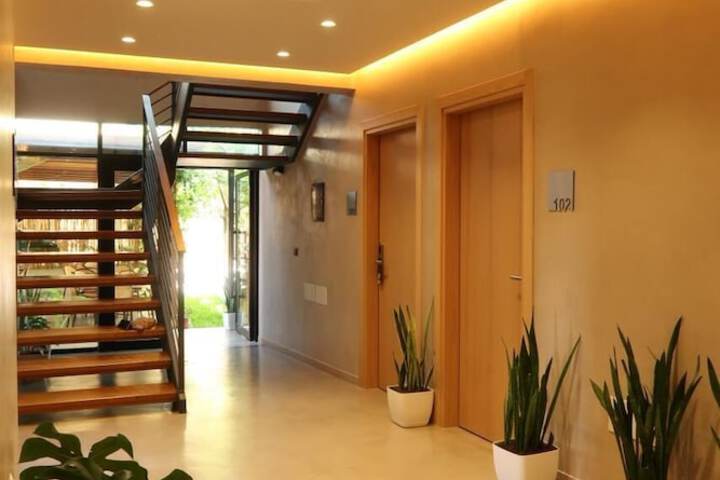 Ballroom/Hall 79 of 95
