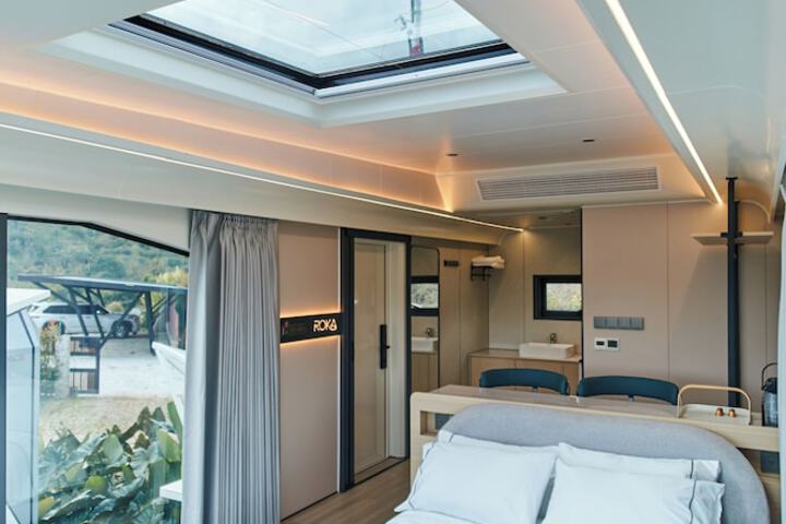 Room 13 of 159