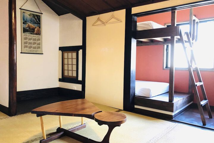 Room 10 of 66
