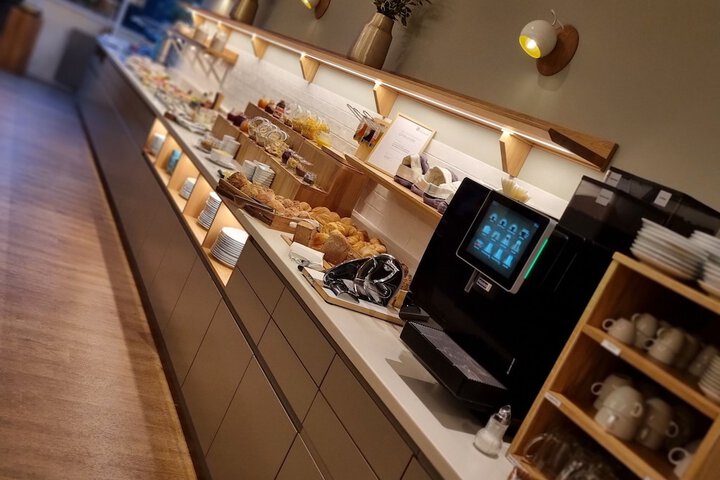 Breakfast/Coffee Service 28 of 46