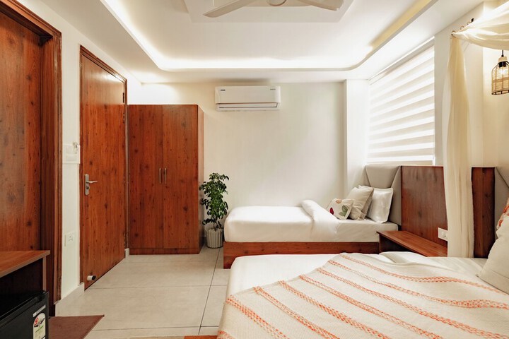 Room 8 of 35