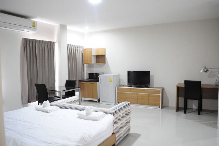 Room 6 of 17