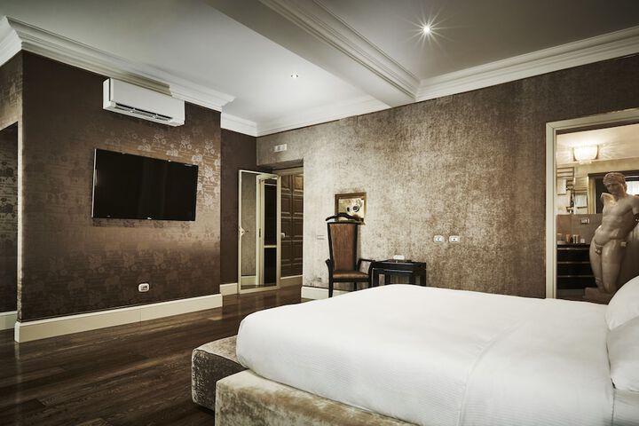 Room 49 of 118