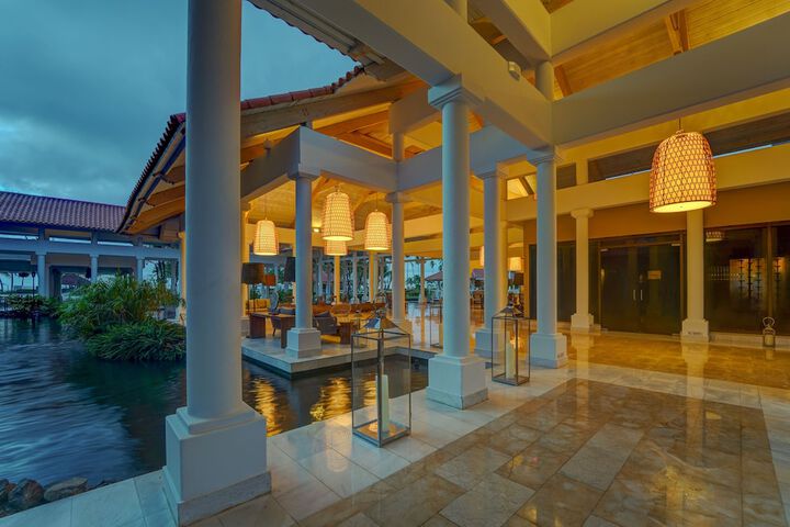 Hotel Exterior 155 of 173