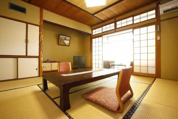 Room 11 of 61