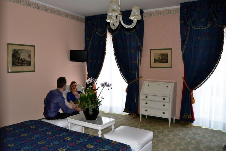 Room 16 of 64