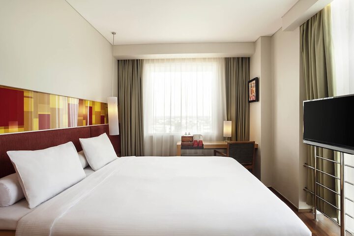 Room 12 of 50