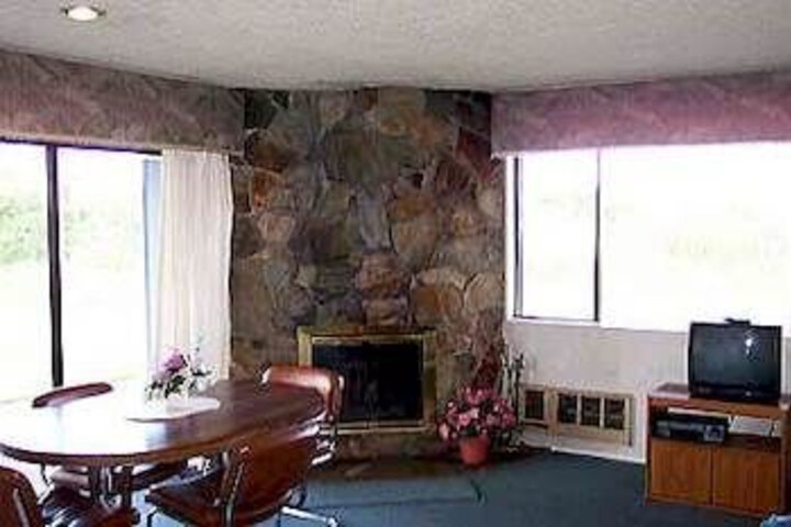 Room 14 of 18
