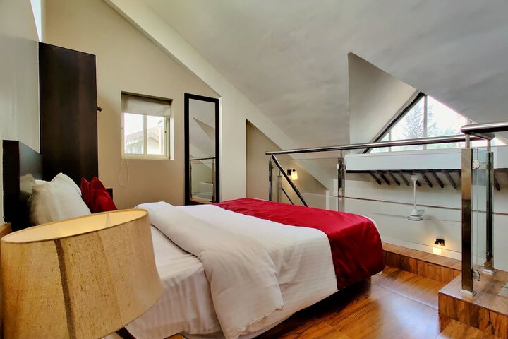 Room 50 of 93