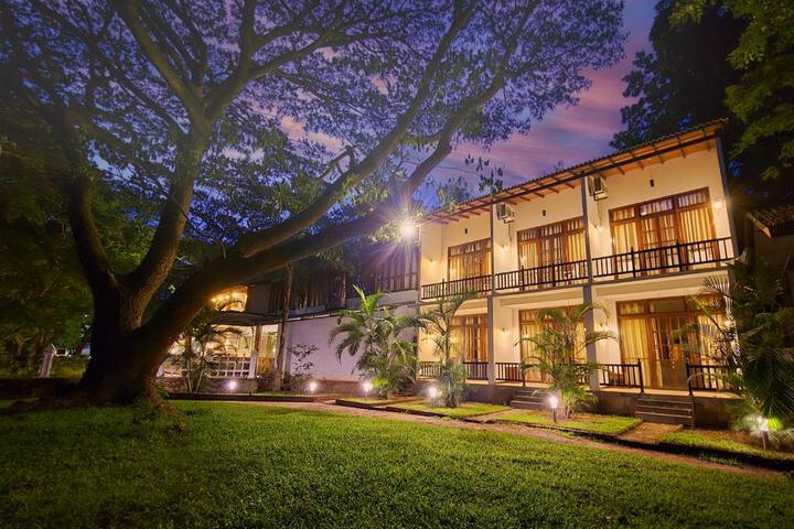 Grand Kalundawa Resort
