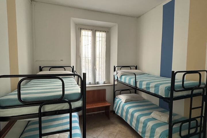 Room 71 of 142