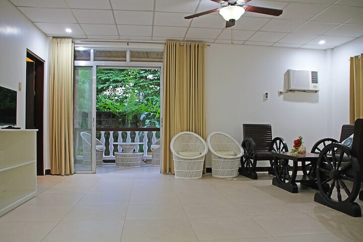 Room 12 of 32