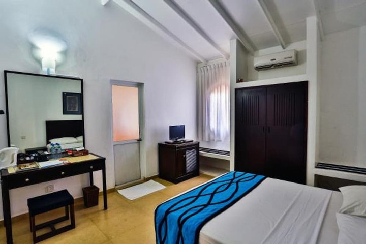 Room 7 of 29