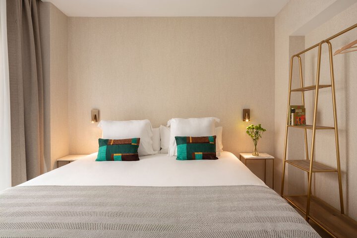 Room 10 of 44