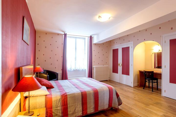 Room 3 of 14