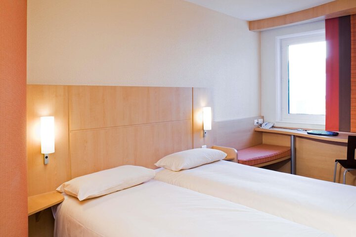 Room 21 of 75