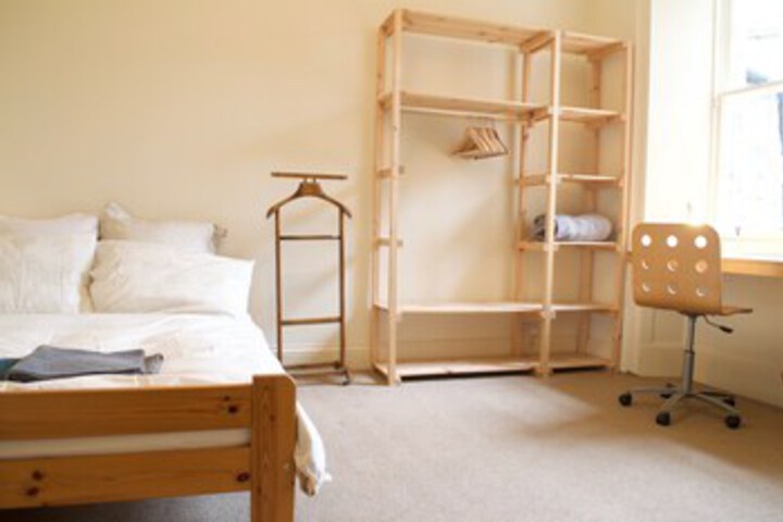 Room 16 of 22