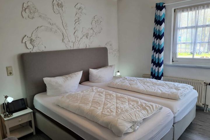 Room 5 of 60