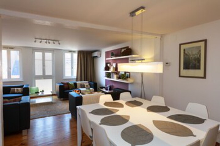 Room 2 of 16