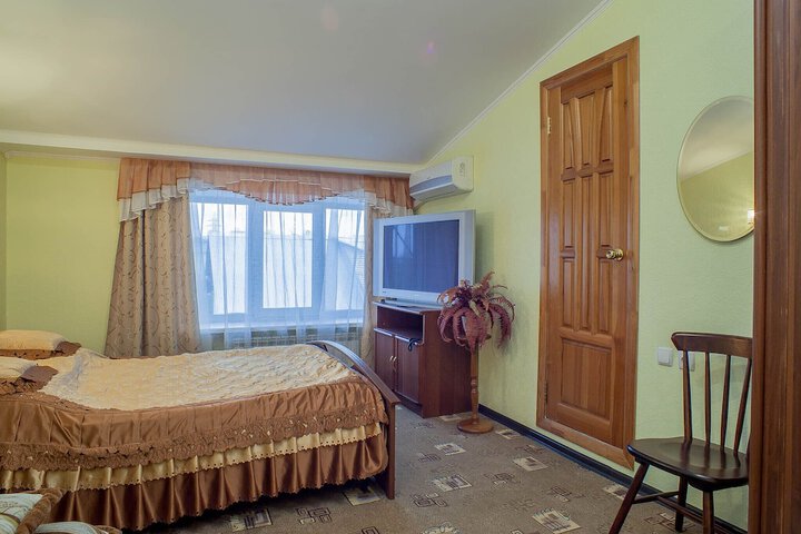 Room 18 of 34