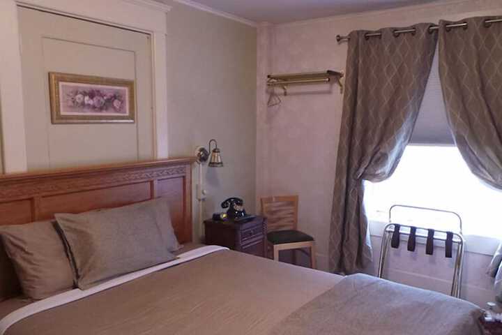Room 12 of 33