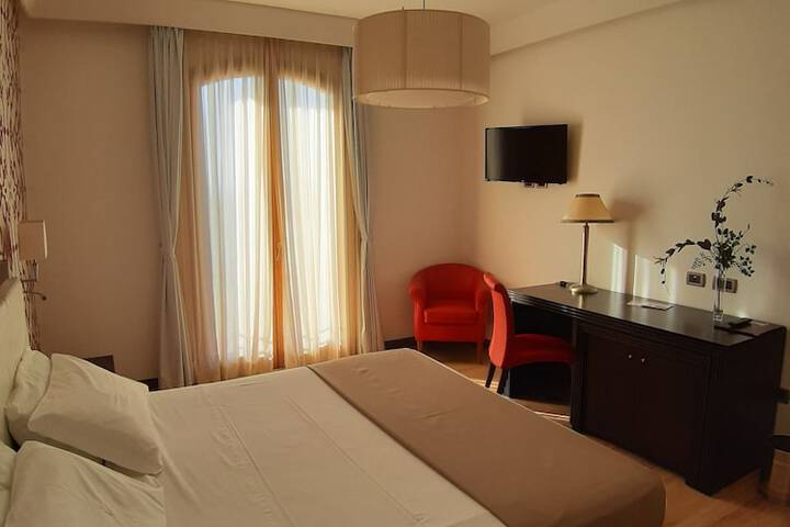 Room 14 of 94