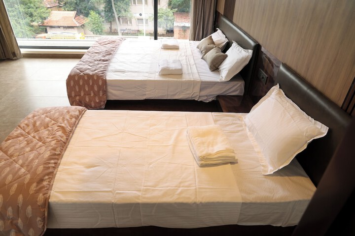 Room 8 of 19