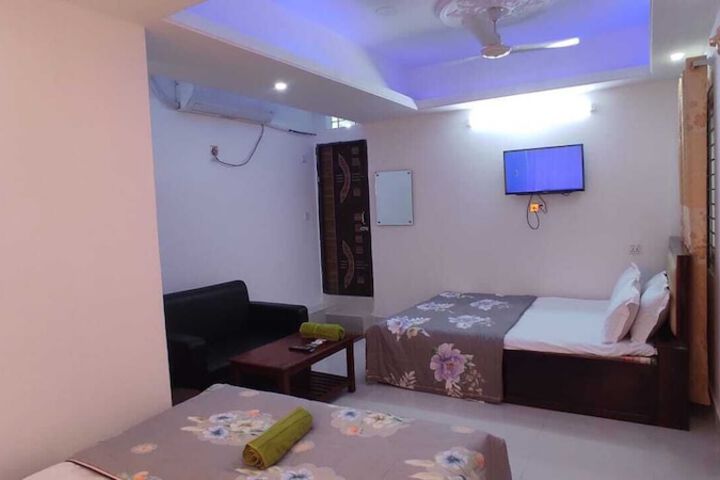 Room 12 of 24