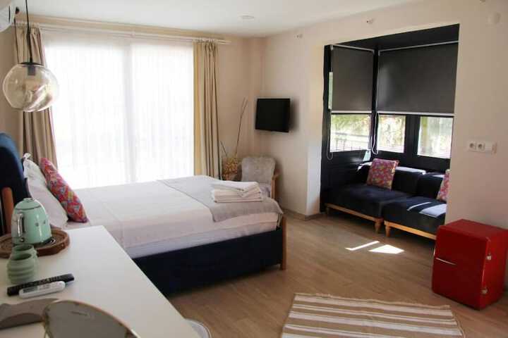 Room 2 of 17