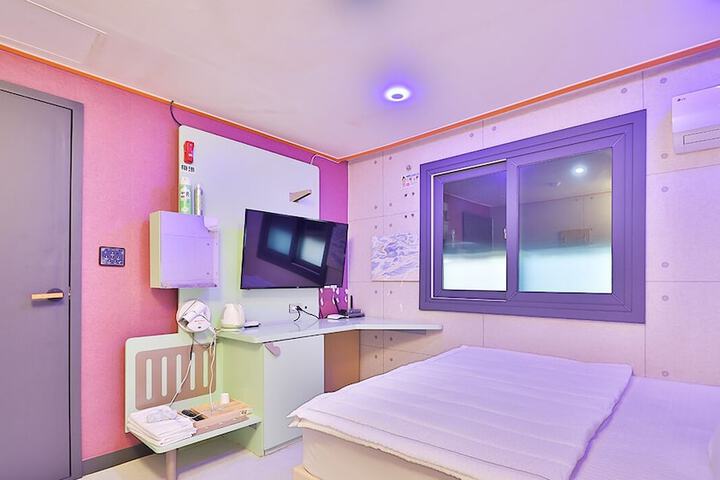 Room 5 of 23