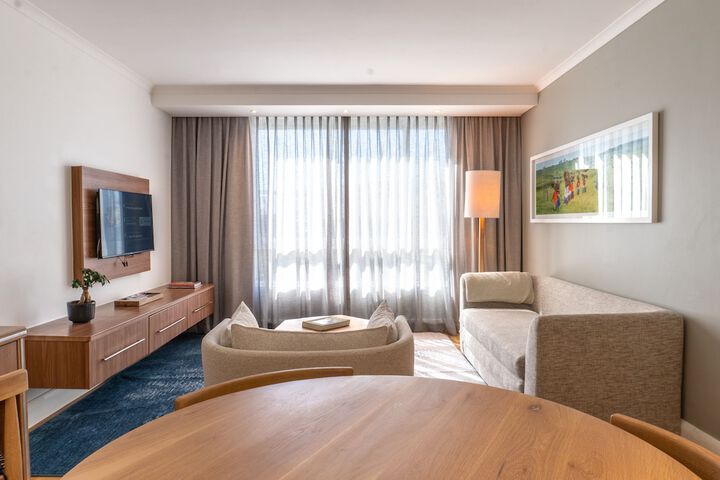 Room 53 of 204