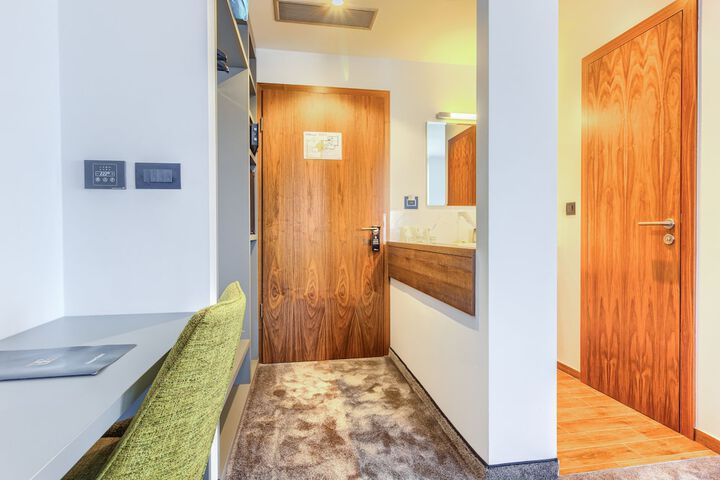 Room 45 of 114