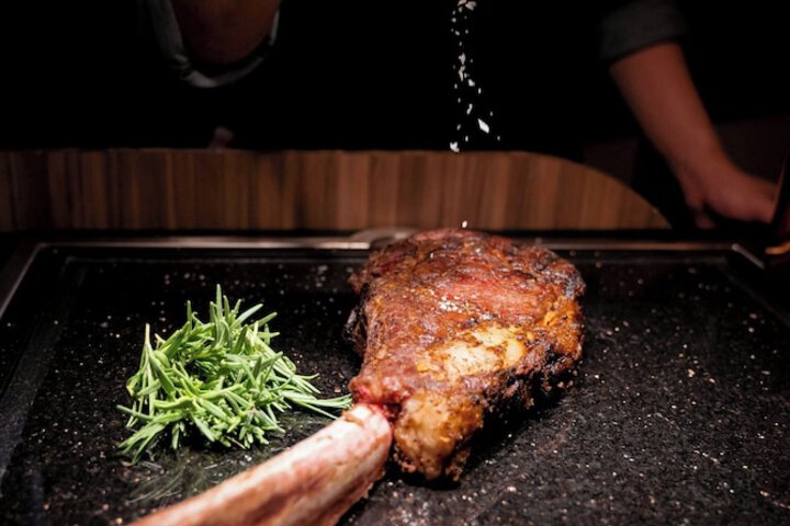 Dining 90 of 120