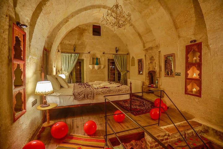 Room 2 of 75