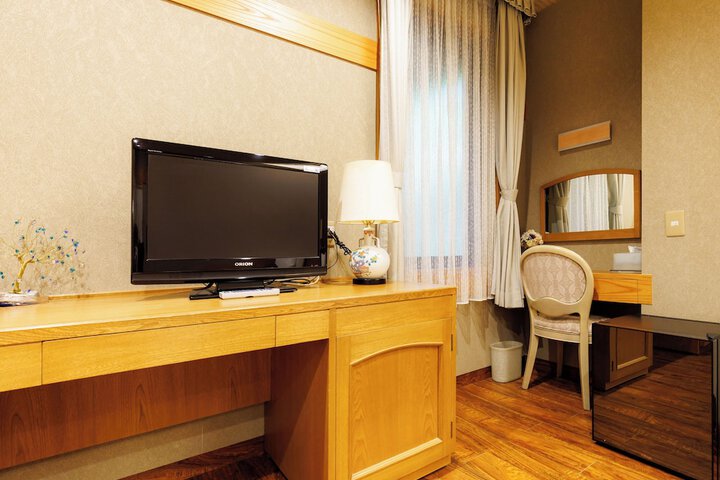 Room 27 of 175