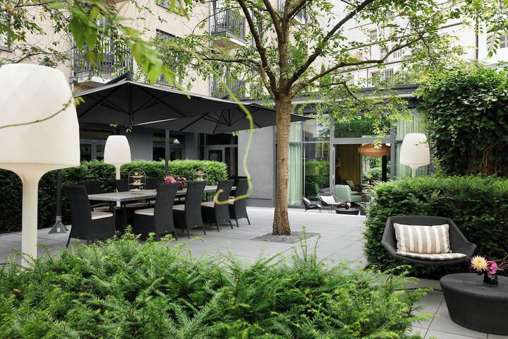 Hotel Exterior 53 of 64