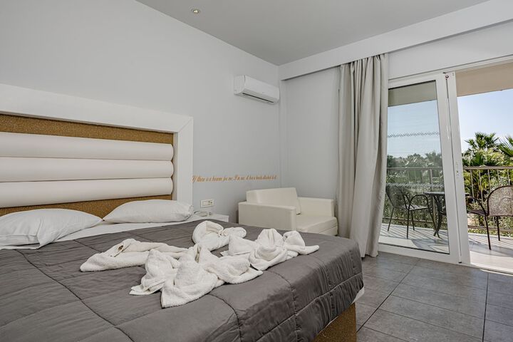 Room 2 of 35