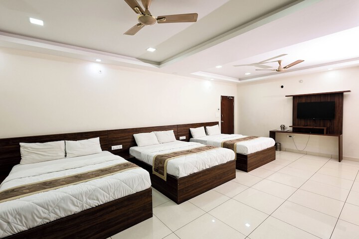 Room 2 of 39