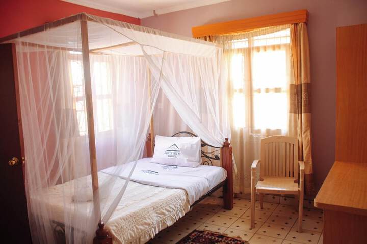 Room 2 of 19