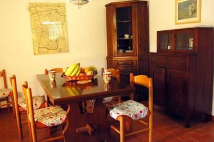 Room 13 of 18