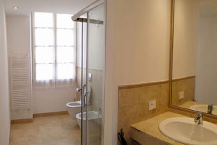 Room 5 of 71