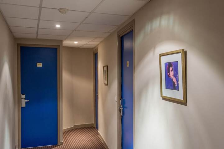 Ballroom/Hall 75 of 87