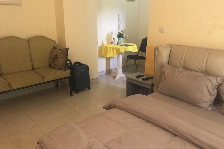 Room 4 of 34