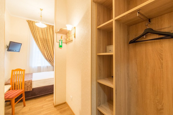 Room 5 of 39