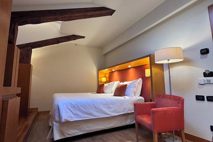 Room 167 of 290