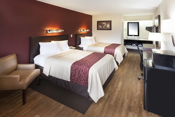 2 Double Beds (4 of 12)