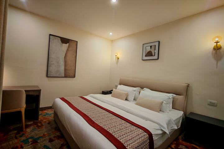 Room 32 of 118