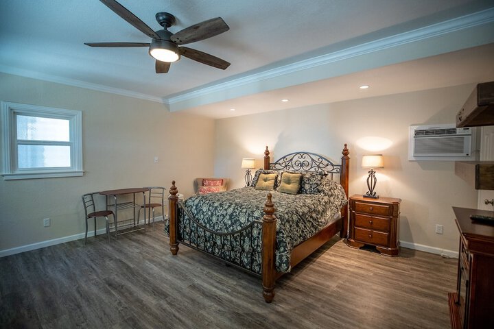 Room 5 of 20