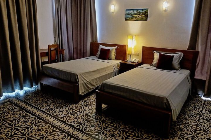 Room 4 of 14