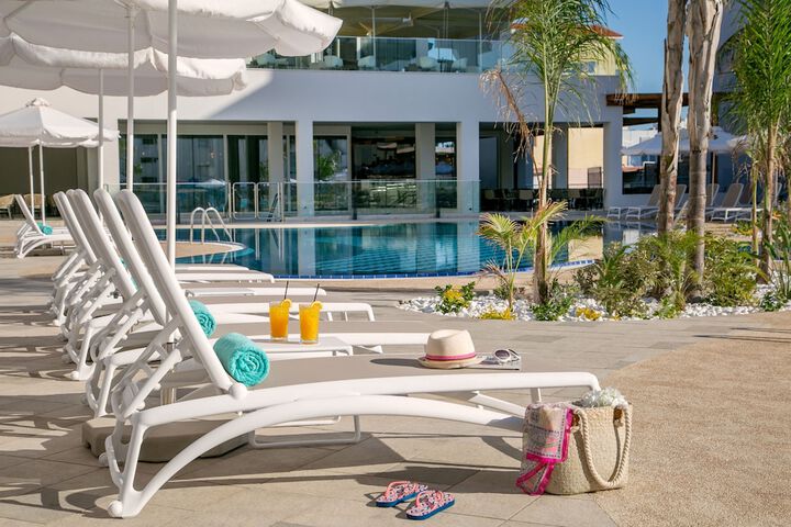 Pools & Facilities